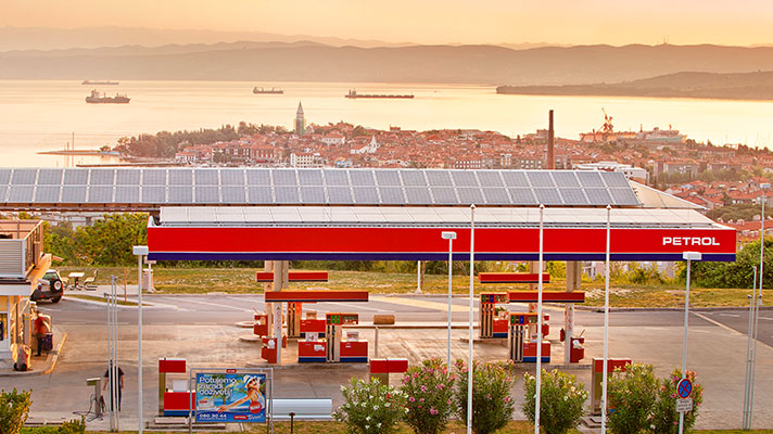 Bencinski servis, cel odet v vaše sporočilo