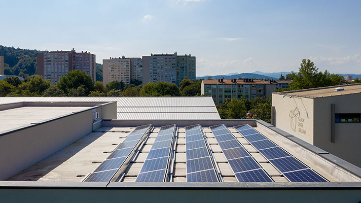 Sončna elektrarna kot del trajnostne zgodbe v športnem centru