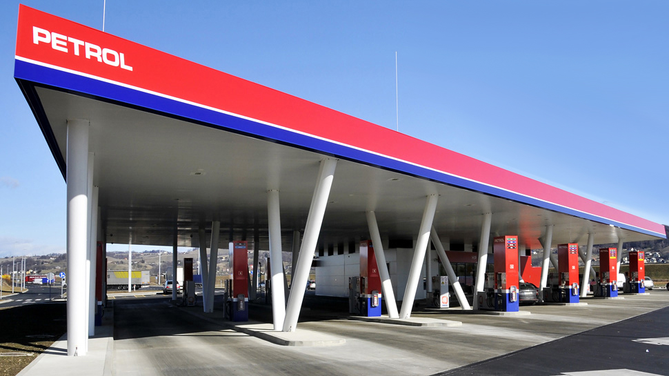Na sliki je prikazano prodajno mesto Petrol.