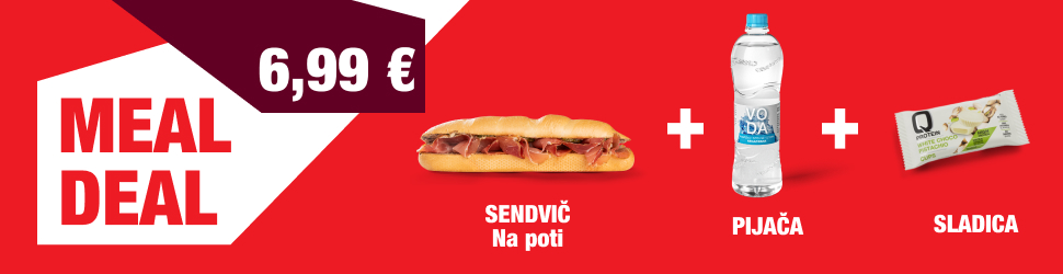 Meal Deal ponudba: sendvič Na poti, pijača in  sladica Q protein za samo 6,99 €. Na rdečem ozadju so prikazani sendvič, plastenka Petrol vode ter čokoladica Q protein cups.