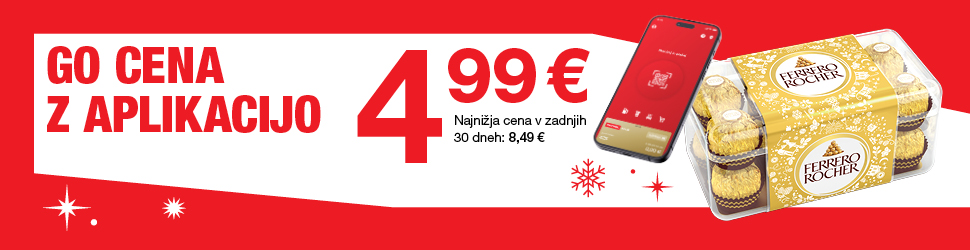 na sliki je prikazana oglasna pasica v rdeče-beli barvni kombinaciji za promocijsko ponudbo. Na levi strani je z velikimi belimi črkami zapisan tekst »GO CENA Z APLIKACIJO«. Na sredini je izpostavljena akcijska cena »4,99 €« v zelo velikem rdečem tisku, pod katero je z manjšimi črnimi črkami navedeno »Najnižja cena v zadnjih 30 dneh: 8,49 €«. Na desni strani je prikazan pametni telefon z odprto aplikacijo, poleg njega pa škatla čokoladnih pralinejev Ferrero Rocher v zlati embalaži. Orodni elementi, kot so zvezdice in snežinke, so dekorativno razporejeni po ozadju.