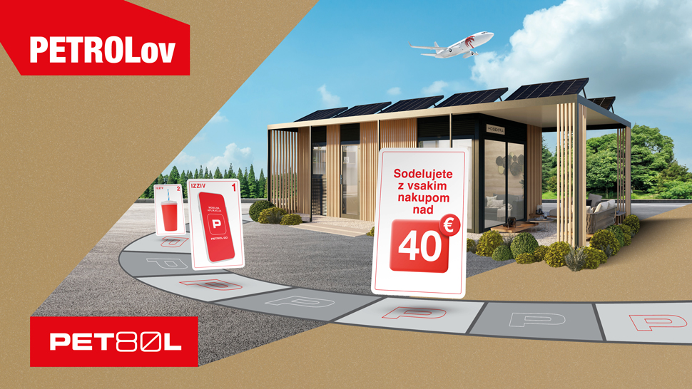 Slika promocijske nagradne igre PETROLov. V ospredju tabla z napisom 'Sodelujete z vsakim nakupom nad 40 €', v ozadju sodobna hiša z nameščenimi sončnimi paneli na strehi. Ob poti so prikazane kartice Petrol, na nebu leti letalo.