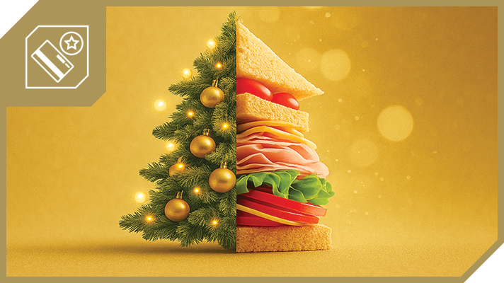 Akcijski oglas Merkur Zate in Petrol klub z napisoma »-20 % na en izdelek iz novoletne ponudbe« in »-25 % pakirani ali sveži sendvič«, na sredini je polovica okrašenega božičnega drevesca in polovica sendviča.