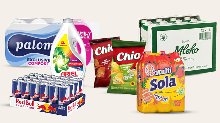 Skupinska promocijska slika z več izdelki na svetlem ozadju: Paloma Exclusive Comfort family pack toaletni papir, Ariel tekoči detergent 2,7 litra, Red Bull energijska pijača 24 pločevink po 250 ml, Chio čips v dveh vrečkah po 150 gramov, Multi Sola 6 plastenk po 1,5 litra in trajno mleko v kartonu 12-krat po 1 liter.