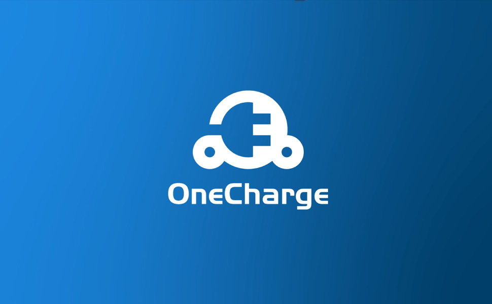 Logotip OneCharge na modrem gradientnem ozadju.