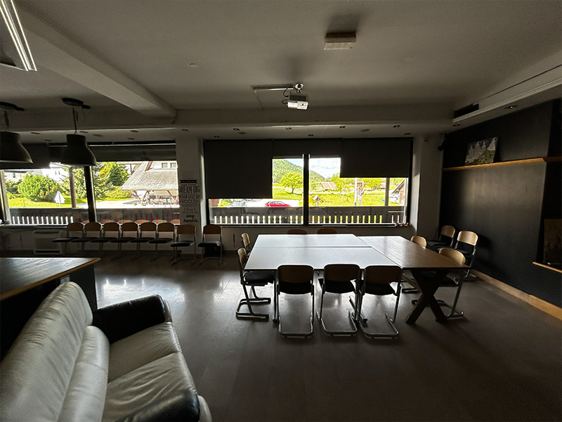 Place image