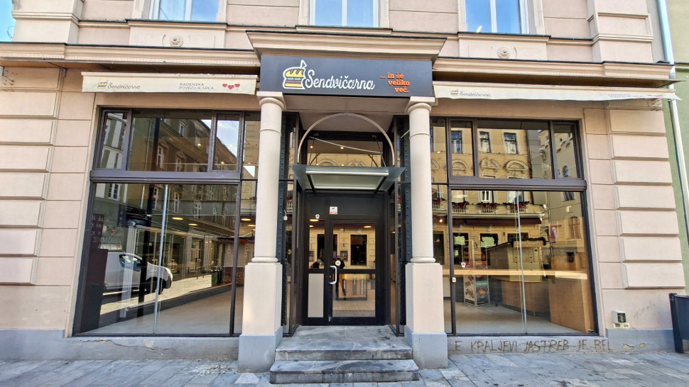 Na sliki naslovna slika poslovnega prostora v Celju.