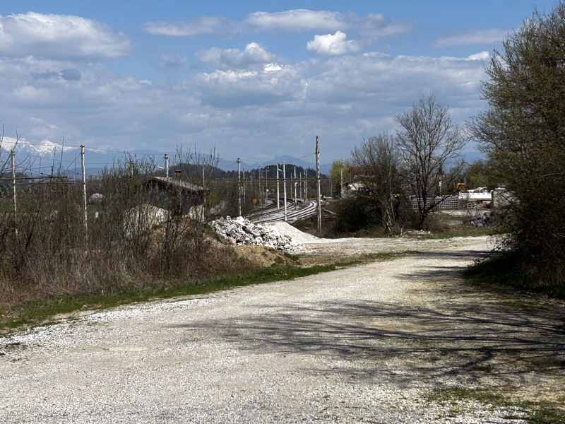 Place image