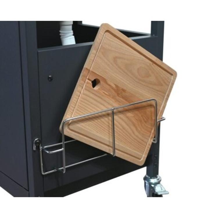 Nosilec na vozičku Cattara z leseno desko za rezanje.