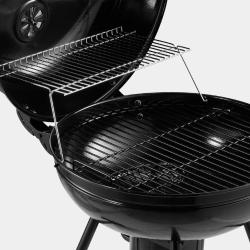 VonHaus Kettle BBQ z dodatno ogrevalno rešetko, veliko glavno rešetko za peko in odstranljivo posodo za pepel združuje praktičnost, enostavno čiščenje ter učinkovito uporabo pri peki na žaru.