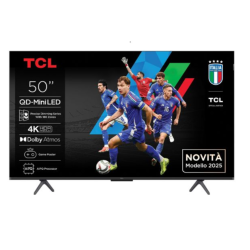 Sprednji pogled na televizor TCL z zaslonom QD‑MiniLED in športno vsebino.
