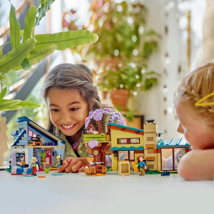 Lego Friends Družinski hiši Ollyja in Paisley - 42620
