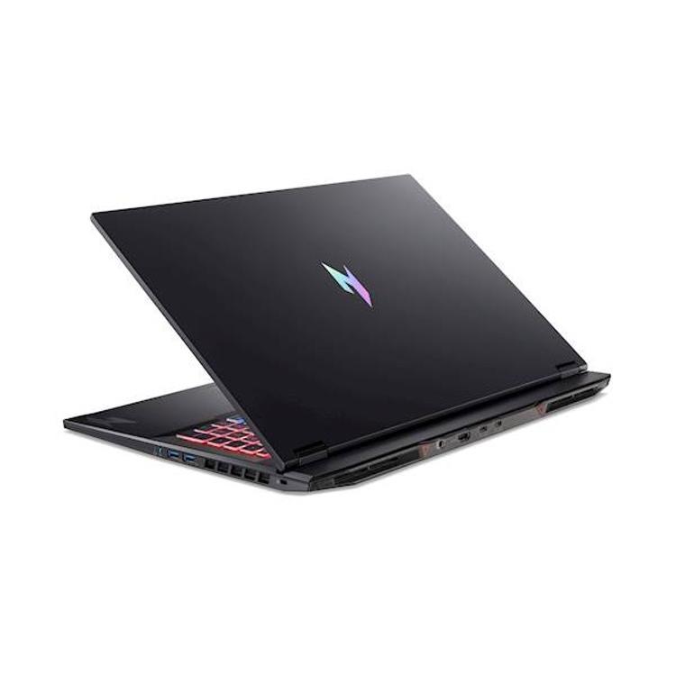 Acer Nitro 18 AI AN18-61-R7RF, Ryzen 9 365, 32 GB, SSD 1 TB, RTX 5070 Ti, tanek gaming prenosnik.