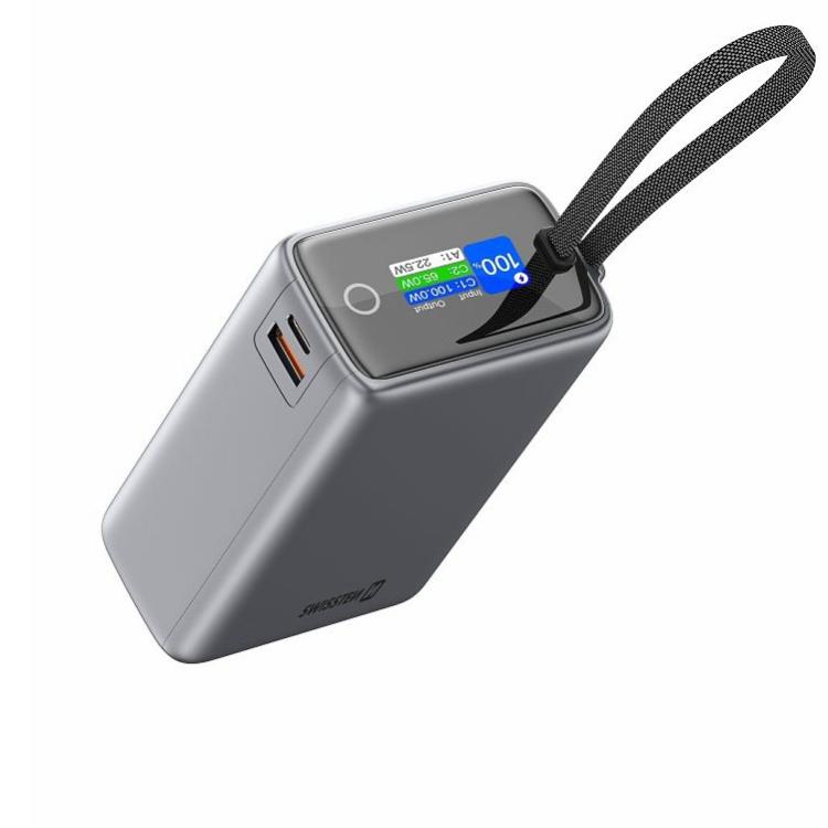 Prenosna baterija Swissten Power Bank s kapaciteto 25.000 mAh, močjo do 100 W in vgrajenim USB‑C kablom omogoča hitro polnjenje prenosnikov, tablic, pametnih telefonov ter drugih združljivih naprav.