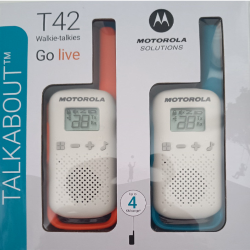 Embalaža Motorola T42 “Go Live” z dvema napravama in navedbo dosega do 4 km