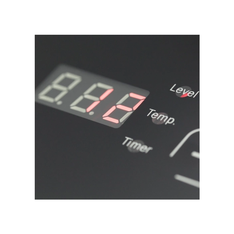 Indukcijska kuhalna plošča CASO z digitalnim LED prikazom temperature in časovnika omogoča natančno spremljanje in nadzor kuhanja.