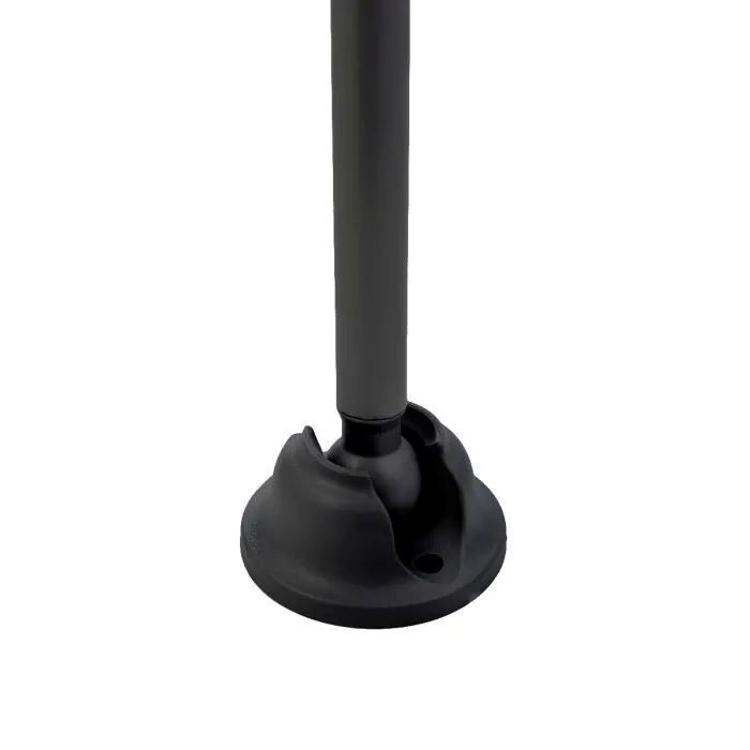 Detajl nastavljive noge Brunner mize za kampiranje z nedrsečim podstavkom.