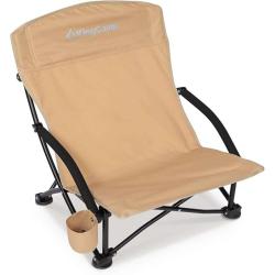 Nizek zložljiv kamping stol KingCamp v bež barvi z držalom za pijačo in kovinskim ogrodjem.