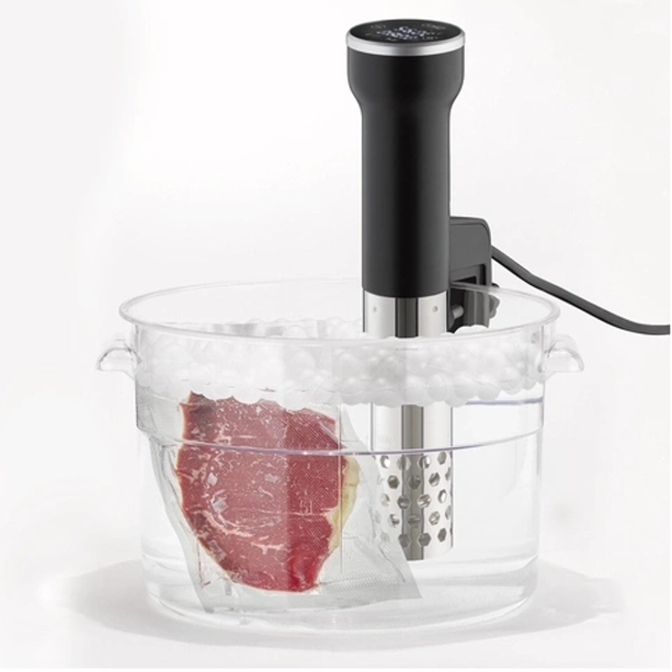 Sous vide kuhalnik CASO Design z vodno kopeljo zagotavlja popolno pripravo vakuumsko pakiranih živil pri konstantni temperaturi.