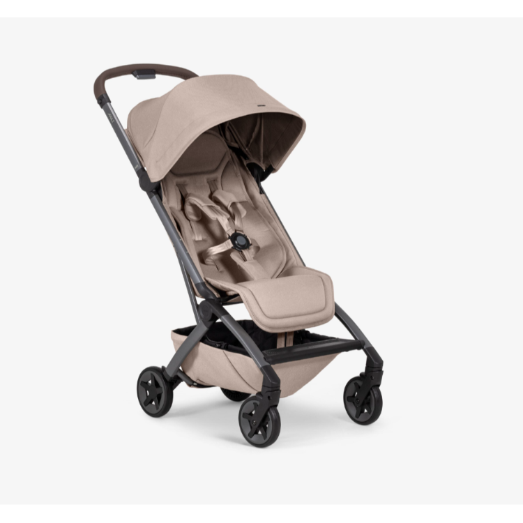 Joolz športni voziček bež barve z raztegnjeno strešico, sprednji pogled