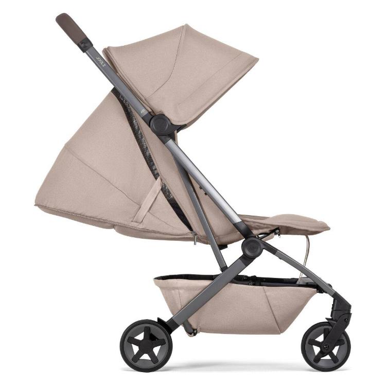 Joolz športni voziček bež barve, stranski pogled z raztegnjeno strešico