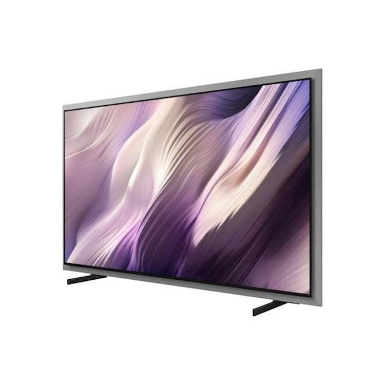 Samsung OLED televizor v črni barvi, pogled pod kotom, tanek profil, kovinski nogici in eleganten zaslon.