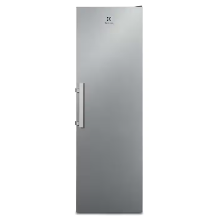 Hladilnik Electrolux v srebrni barvi, postavljen v sodobni kuhinji z lesenimi elementi.
