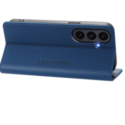 Temno modra preklopna torbica WRC za Samsung Galaxy S26 FE, zložena v stojalo za udobno gledanje videoposnetkov in prostoročno uporabo.