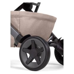 Detajl zadnjega kolesa in košare Joolz Aer² vozička z stabilnim podvozjem.