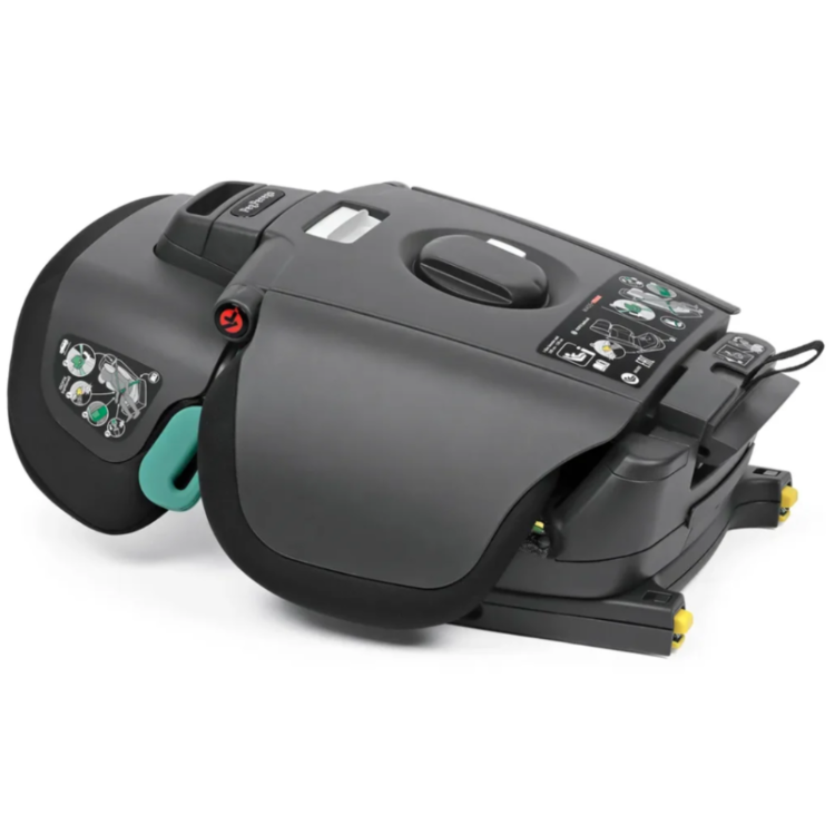 Otroški avtosedež Peg Perego zadaj z vidnimi navodili za namestitev in ISOFIX priključki