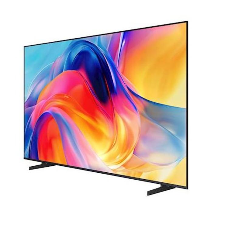 Samsung Mini LED TV, poševni sprednji pogled, tanek črn okvir, živahne barve zaslona in dve stabilni nogi.