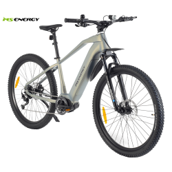 MS Energy Perun električno gorsko kolo v sivi barvi, prikazano pod kotom z električnim motorjem, vzmetno vilico in profiliranimi terenskimi pnevmatikami.