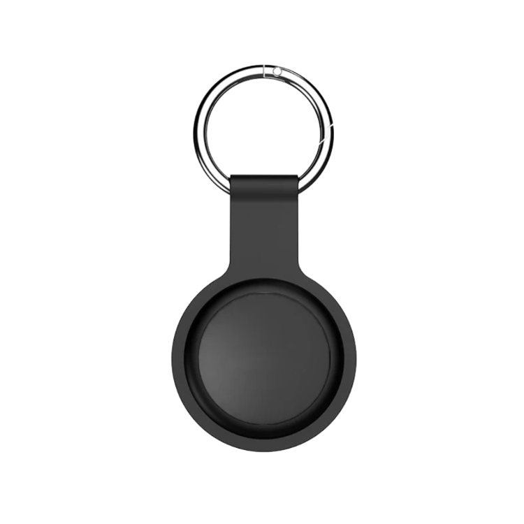 Črn obesek s kovinskim obročkom za Apple AirTag‑tip sledilnika, kompakten in trpežen.