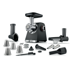 Kuhinjski mlinček za meso z več nastavki in rezalnimi ploščami na belem ozadju