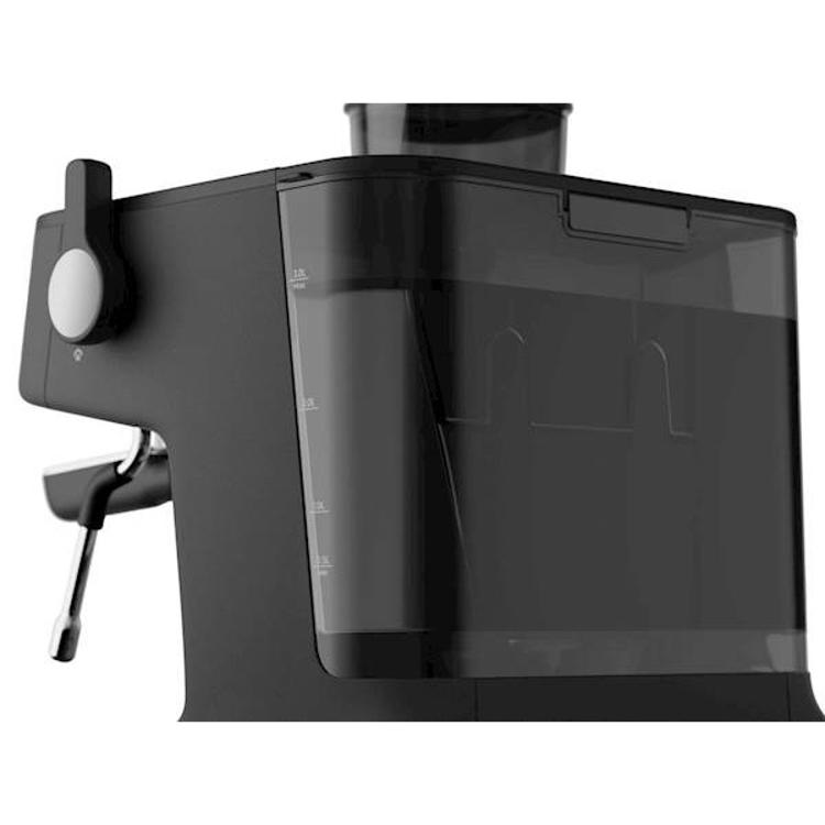 Stranski pogled na espresso kavni aparat Electrolux z odstranljivim rezervoarjem za vodo.