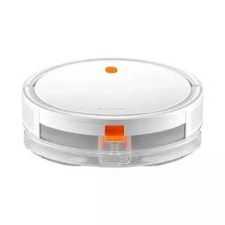 Sprednji pogled Xiaomi Robot Vacuum E5 z oranžnim senzorjem na sprednji strani, nizkim profilom in sistemom za sesanje ter mokro čiščenje tal