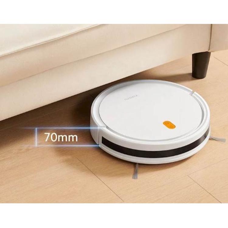 Xiaomi Robot Vacuum E5 z višino le 70 mm med čiščenjem pod sedežno garnituro, zasnovan za dostop do težje dosegljivih prostorov pod pohištvom