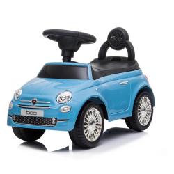 Moder avto na potiskanje z volanom in črnim sedežem, pogled spredaj pod kotom