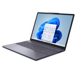 Lenovo prenosnik, prikazan odprt pod kotom z zaslonom Windows 11 in vgrajeno spletno kamero.
