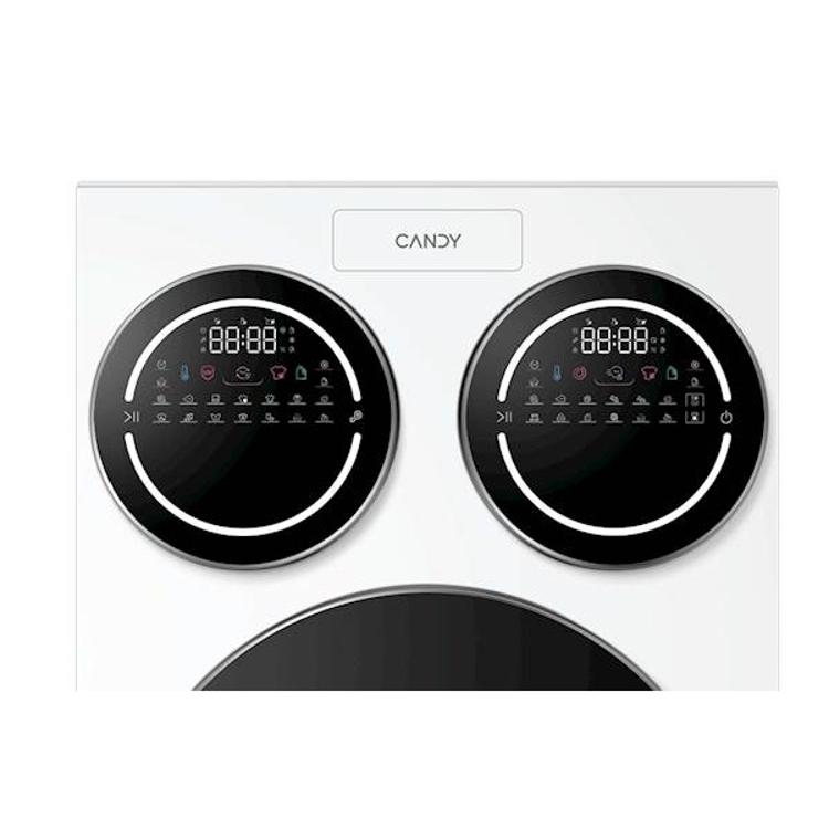 Detajl zgornjega dela pralnega stroja Candy z digitalnima upravljalnima zaslonoma.