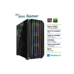 PCPLUS Gamer namizni računalnik v črnem ohišju z RGB ventilatorji, prikazan pod kotom na svetlem ozadju.
