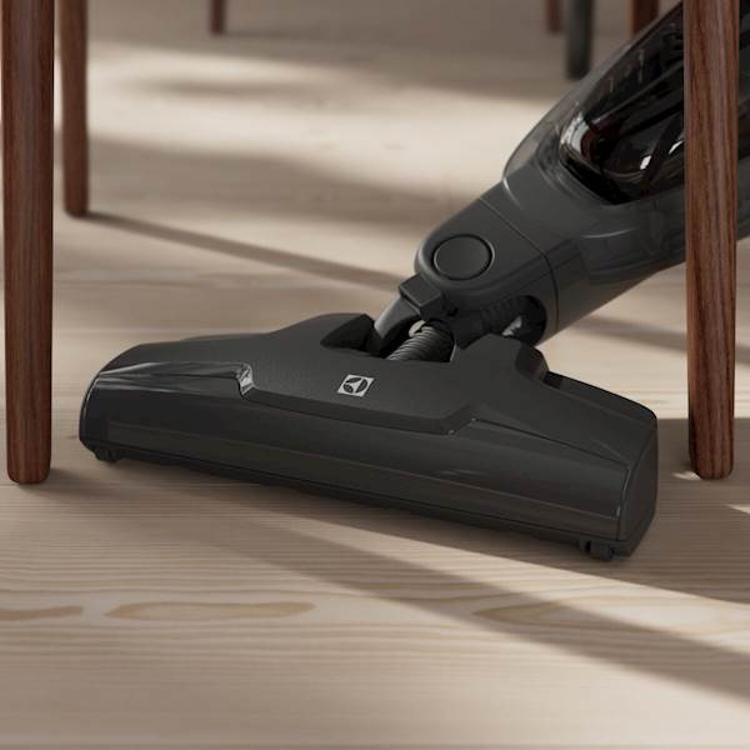 Pokončni baterijski sesalnik 2 v 1 Electrolux ES31C183DB, 18 V