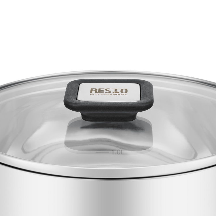 Detajl steklenega pokrova posode Resto Anser 92210 z ergonomskim ročajem in oznako blagovne znamke Resto Kitchenware.