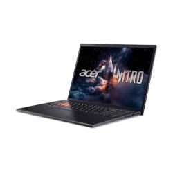 Prenosnik Acer Nitro odprt pod kotom, tanek gaming dizajn, črna tipkovnica in velik zaslon.