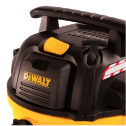 DeWalt mokro‑suhi industrijski sesalnik z robustnim rumeno‑črnim ohišjem, zgornjim ročajem za prenašanje in velikim gumbom za vklop