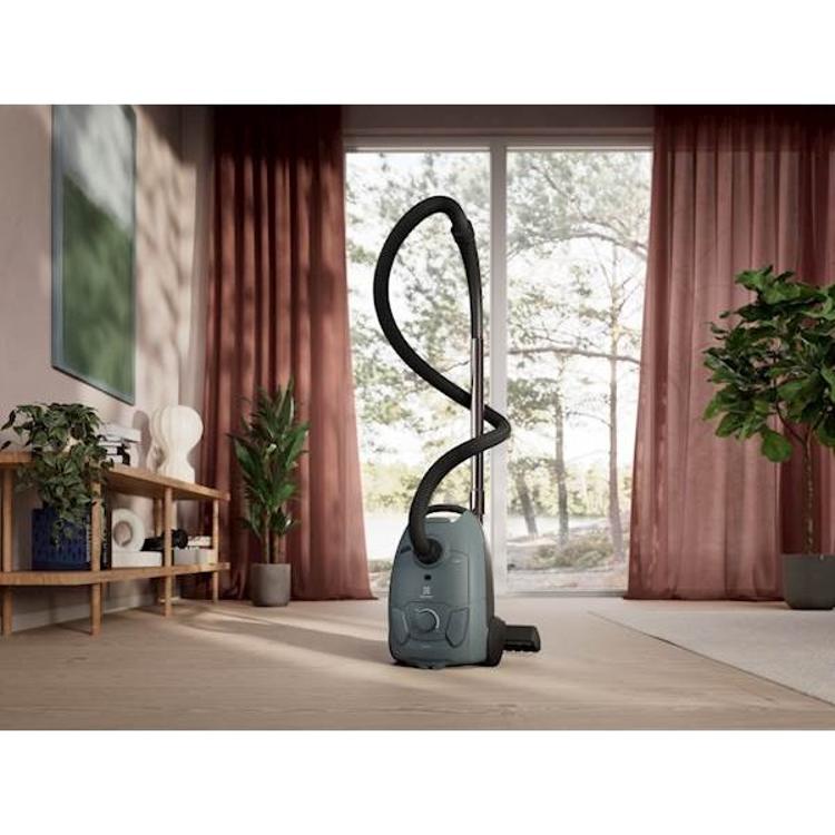 Sesalnik z vrečko Electrolux EB51C1OG