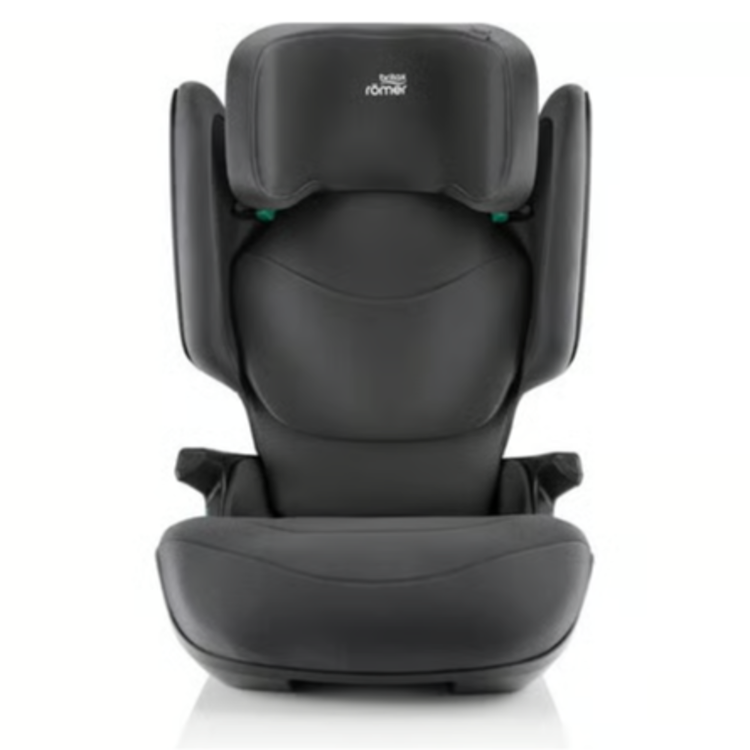 Na sliki je avtosedež 100-150 cm Kidfix Pro M i-Size Classic Britax Römer v barvi Midnight Gray s spuščenim vzglavnikom.