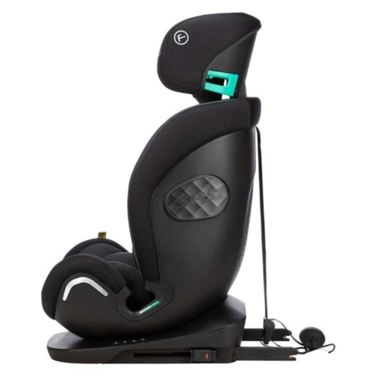 Na fotografiji je avtosedež FreeON Gallant Pro na podstavku z vidnimi ISOFIX-pritrdilnimi nastavki.