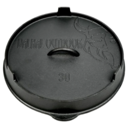 Valhal Outdoor litoželezni pokrov v črni barvi, prikazan od zgoraj z ročajem in reliefnim logotipom.