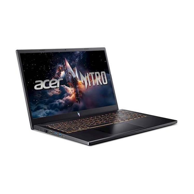Acer Nitro V 15 ANV15-52-91P7 Core 9 270H/32GB/SSD 1TB/15,6'' FHD IPS 165Hz/RTX 5060/W11, odprt prenosnik pod kotom.